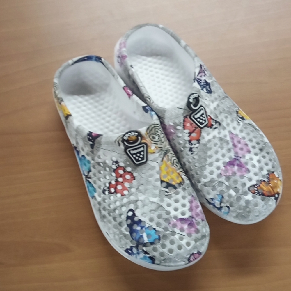 Women's slip on shoes